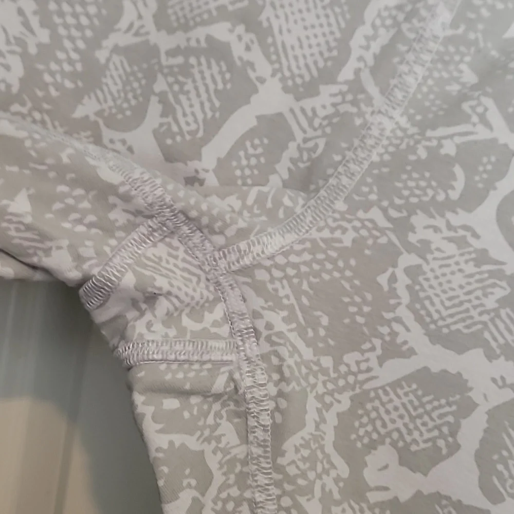 NWOT Athletic Capri Leggings - Picture 3 of 3